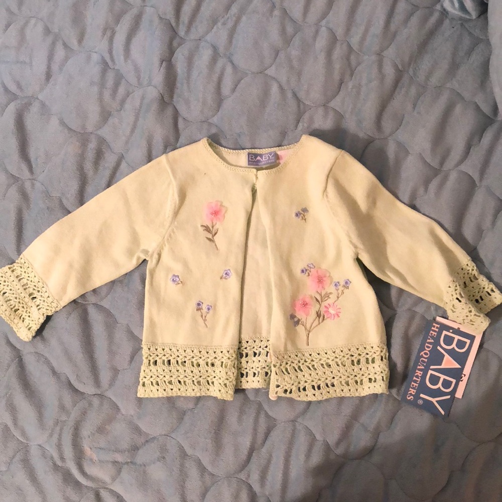 Green crocheted cover up sweater w/ floral detail